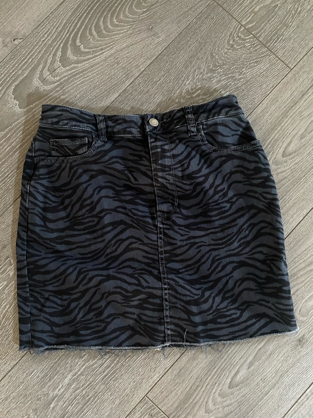 Hollister Black and Charcoal Zebra-Print Mini Skirt